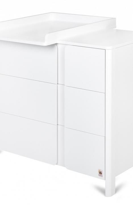 WHITE YappyDue cot and YappyClassic dresser